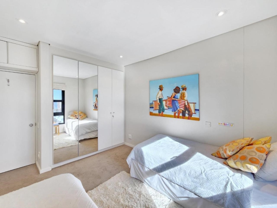 To Let 4 Bedroom Property for Rent in Sea Point Western Cape